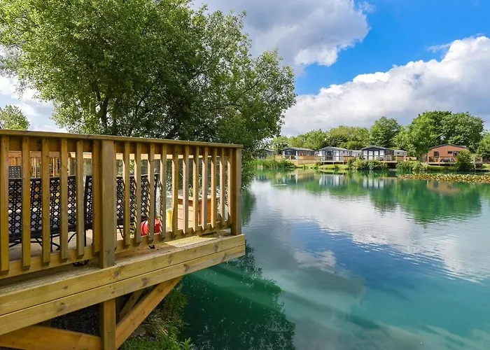 Lakefront Lodge 5 Star Country Park Private Fishing Free Parking S