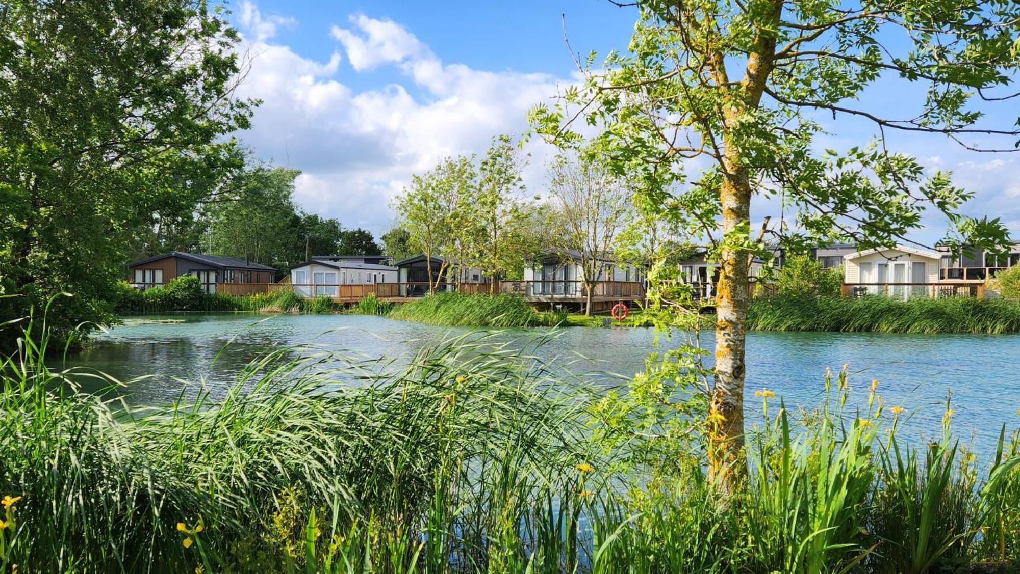 Holiday home Lakefront 5 Star Country Park Private Fishing Free Parking S *